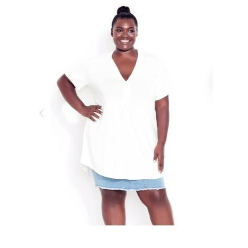 Women's Plus Size Kaylie Hi Lo  Top - White - AVENUE Size  22-24